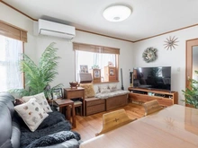 【神奈川県/川崎市川崎区中瀬】中瀬3丁目一戸建て ＜リビングダイニング＞　東南角地につき、陽当たり良好！リフォーム履歴のある一戸建て住宅です。