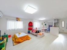 【神奈川県/横浜市鶴見区梶山】横浜市鶴見区梶山2丁目中古戸建 風の通りが良く、採光にも優れた心地よい空間です。