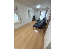 【神奈川県/横浜市鶴見区東寺尾】東寺尾6丁目一戸建て 【リビングダイニング】約18帖の広々としたリビングダイニング♪