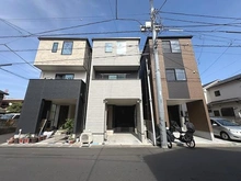 【神奈川県/川崎市川崎区小田】小田3丁目一戸建て ＜現地写真＞徒歩10分圏内に買い物施設・教育施設が充実した利便性良好な住環境。