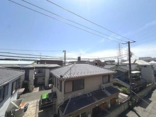 【神奈川県/川崎市幸区小倉】小倉5丁目一戸建て ＜眺望写真（2026年5月撮影）＞　閑静な住宅街に立地した一戸建て住宅。