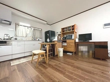 【神奈川県/川崎市幸区紺屋町】紺屋町一戸建て ＜1階・リビングダイニング＞2025年10月リフォーム履歴あり（全室クロス貼替、1階フローリング張替え・・・