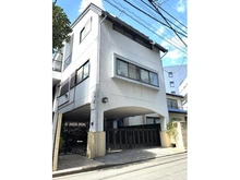 【神奈川県/横浜市鶴見区豊岡町】豊岡町一戸建て 外観：建物約36坪のゆとりある4LDK！各所に豊富な収納と、約5.4mのワイドスパンキッチンが魅力。水回り等の・・・