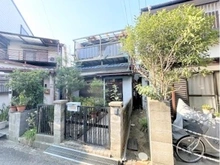 【大阪府/高槻市桜ケ丘北町】高槻市桜ケ丘北町中古戸建 周辺は開けた低層の街並みです♪
