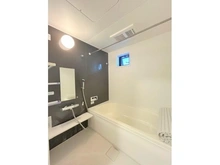 【東京都/八王子市本町】八王子市本町中古戸建 浴室にも窓があり、換気・通風ともに良好！