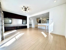 【愛知県/名古屋市名東区石が根町】名古屋市名東区石が根町　中古戸建 リビング