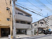 【兵庫県/神戸市中央区日暮通】神戸市中央区日暮通6丁目中古戸建 外観：倉庫・ガレージ・事務所付きの住戸です♪