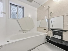 【兵庫県/尼崎市水堂町】尼崎市水堂町三丁目中古戸建 浴室乾燥機付き！窓もあり開放的です！