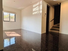 【千葉県/千葉市花見川区幕張本郷】千葉市花見川区幕張本郷5丁目 中古一戸建て 日の差し込む17帖のリビング