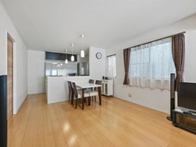 【千葉県/習志野市袖ケ浦】習志野市袖ケ浦5丁目中古戸建 リビングダイニングキッチン（約１５畳）