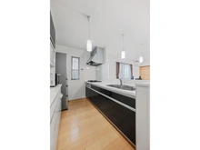 【千葉県/習志野市袖ケ浦】習志野市袖ケ浦5丁目中古戸建 リビングが見渡せるカウンターキッチン