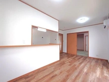 【千葉県/千葉市稲毛区萩台町】千葉市稲毛区萩台町　中古戸建 リビング