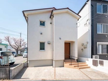【千葉県/八千代市萱田】千葉県八千代市萱田 一戸建て 外観②　メールBOX・宅配BOX 有