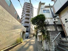 【東京都/渋谷区本町】東京都渋谷区本町3丁目 一戸建て 近年再開発が進む、西新宿エリア・中野エリアが生活圏。多彩な生活施設が徒歩圏内に点在しています。