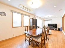 【東京都/杉並区永福】東京都杉並区永福4丁目 一戸建て 広々とした約19帖のリビングダイニングキッチン※家具調度品は販売対象には含まれません。