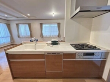 【神奈川県/川崎市中原区下小田中】神奈川県川崎市中原区下小田中6丁目 一戸建て ご家族とコミュニケーションの取りやすい対面式システムキッチン