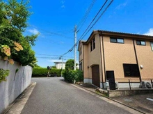 【兵庫県/宝塚市千種】兵庫県宝塚市千種3丁目 一戸建て 第一種低層住居専用地域内につき、落ち着いた住環境です。スーパーフレスコ小林店まで約610mです。