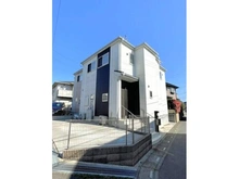 【埼玉県/さいたま市見沼区大字蓮沼】埼玉県さいたま市見沼区大字蓮沼 一戸建て タクトホーム分譲白を基調とした外壁にアクセントカラーを取り入れた、 モダンで洗練された外観デザイン