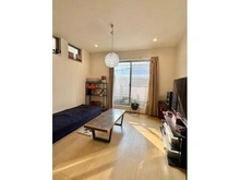 【東京都/荒川区西尾久】東京都荒川区西尾久7丁目 一戸建て LDは南と西の2面採光のため、陽当たり良好※家具・調度品は販売対象には含まれません。