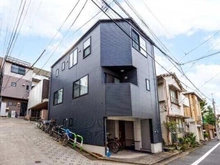 【東京都/文京区本駒込】東京都文京区本駒込4丁目 一戸建て 外観：2013年12月築。防音室や空間を有効に活用できるロフト、屋上バルコニー付きのこだわりの注文住宅。