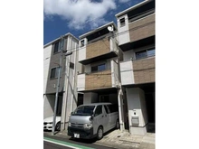【東京都/荒川区西尾久】東京都荒川区西尾久7丁目 一戸建て 2016年3月築、地上3階建てJR高崎線「尾久」駅徒歩5分をはじめ、3駅3路線が利用可能です。