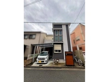 【大阪府/堺市堺区市之町東】大阪府堺市堺区市之町東6丁 一戸建て 前面道路は幅約6m。比較的視界の開けた直線道路で、お車の出入り時にも落ち着いて安全確認できます。