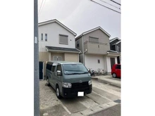 【愛知県/名古屋市西区平中町】愛知県名古屋市西区平中町 一戸建て 2WAY設計の和室や、豊富な収納が備わる住まいです。キッチンは対面仕様、トイレは各階にございます。