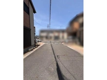 【京都府/京都市西京区大枝東長町】京都府京都市西京区大枝東長町 一戸建て 快適な暮らしをサポートする設備が充実。周辺は落ち着いた住環境で、ファミリーにもおすすめです。
