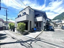 【兵庫県/神戸市灘区城の下通】兵庫県神戸市灘区城の下通3丁目 一戸建て 外観：鉄骨造3階建、全居室6帖以上の邸宅。全居室窓付きで、陽当り・通風良好。3階に2面のスカイテラス付き。