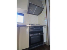 【千葉県/松戸市横須賀】松戸市横須賀1丁目 中古一戸建て ガス台　明るい窓付きです