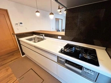 【千葉県/流山市市野谷】流山市市野谷 中古一戸建て 3口コンログリル付システムキッチン
