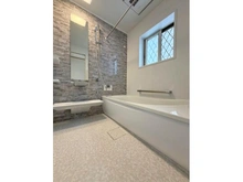 【千葉県/柏市豊四季】柏市豊四季 中古一戸建て 18×18サイズ（1.25坪）の広々ユニットバス。新規交換（2024年11月）