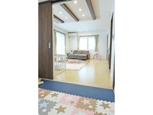 【千葉県/松戸市五香西】松戸市五香西3丁目 中古一戸建て １階約４．５帖の和室から約１７．７帖のＬＤＫに向かって撮影した写真です