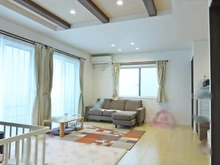 【千葉県/松戸市五香西】松戸市五香西3丁目 中古一戸建て 和室から約１７．７帖のＬＤＫを撮影。広い掃出し窓があり明るい室内