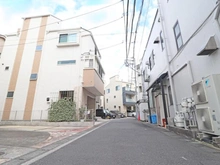 【神奈川県/横浜市港南区日野】横浜市港南区日野5丁目 中古一戸建て 南東側前面道路・幅員約４ｍ私道