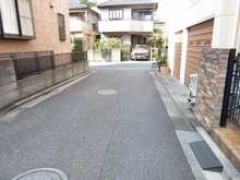 【埼玉県/川口市上青木西】川口市上青木西4丁目 中古一戸建て 前面道路　玄関から北側を望む