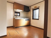 【千葉県/市川市大和田】市川市大和田3丁目 中古一戸建て 3箇所に窓があり、風通しの良いダイニングキッチンです