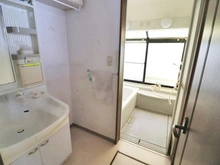【埼玉県/和光市白子】和光市白子1丁目 中古一戸建て 収納棚が付いてるので洗剤のストックなどもかさばらずいつでもスッキリです！