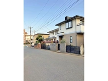 【千葉県/千葉市中央区登戸】千葉市中央区登戸5丁目 中古一戸建て 外観：大和ハウス施工の軽量鉄骨造、太陽光パネルがあります。