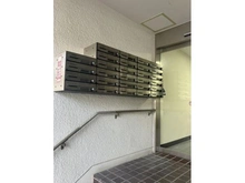 【東京都/目黒区中目黒】目黒ロイヤルハイツ 集合ポスト