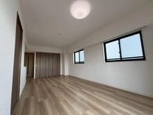 【神奈川県/川崎市中原区宮内】プレシス等々力緑地 リビングダイニング