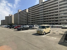 【兵庫県/芦屋市新浜町】ラ・ヴェール芦屋ＩＩＩ6号棟 屋外駐車場（2026年2月撮影、2026年2月16日現在空あり）