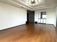 【神奈川県/横浜市中区本牧原】パーク・コート本牧 リビング約13.7帖※備品等は価格に含まれません