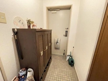 【兵庫県/伊丹市昆陽東】セントラル伊丹昆陽 玄関（室内）※家具・備品等は価格に含まれません。