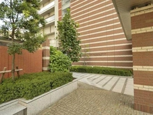 【埼玉県/さいたま市中央区大字下落合】スカイレジデンシャルタワーズサウスウイング アプローチ