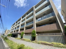 【神奈川県/川崎市中原区今井仲町】プラウド武蔵小杉 外観：上質な住まいづくりで定評のある“プラウド”シリーズ