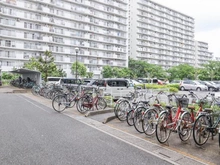 【埼玉県/三郷市さつき平】パークフィールドみさと五街区二号館 駐輪場