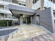 【千葉県/松戸市新松戸】新松戸東パークハウス B棟 エントランス