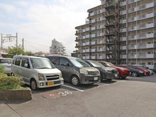 【千葉県/船橋市本郷町】ルネ西船橋 2号棟 駐車場