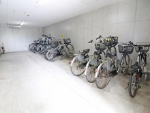 【千葉県/千葉市美浜区稲毛海岸】パークホームズ稲毛海岸ラコリエル 駐輪場